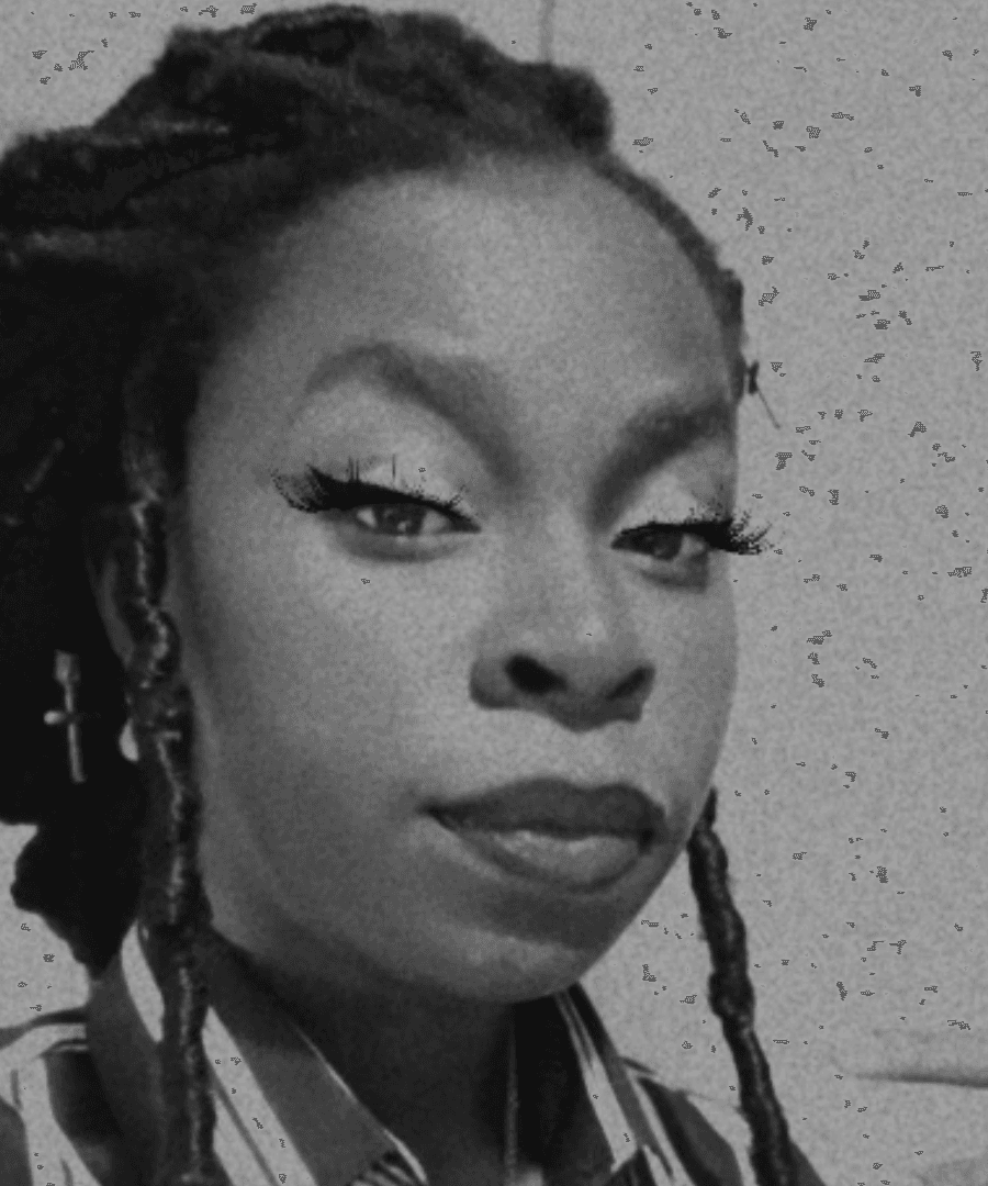 Faith Uzezi, chef de village